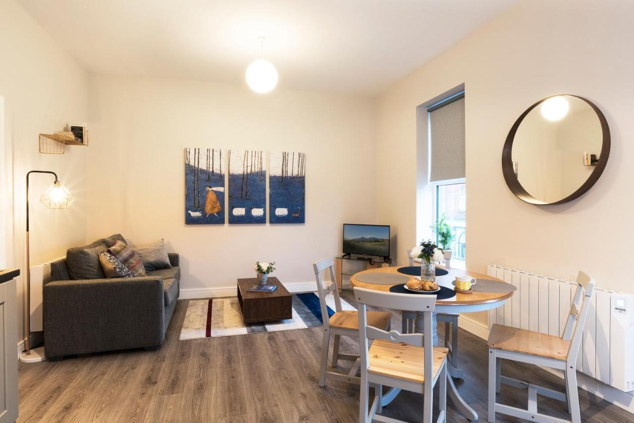Blue Door Apartments Нюкасъл Екстериор снимка
