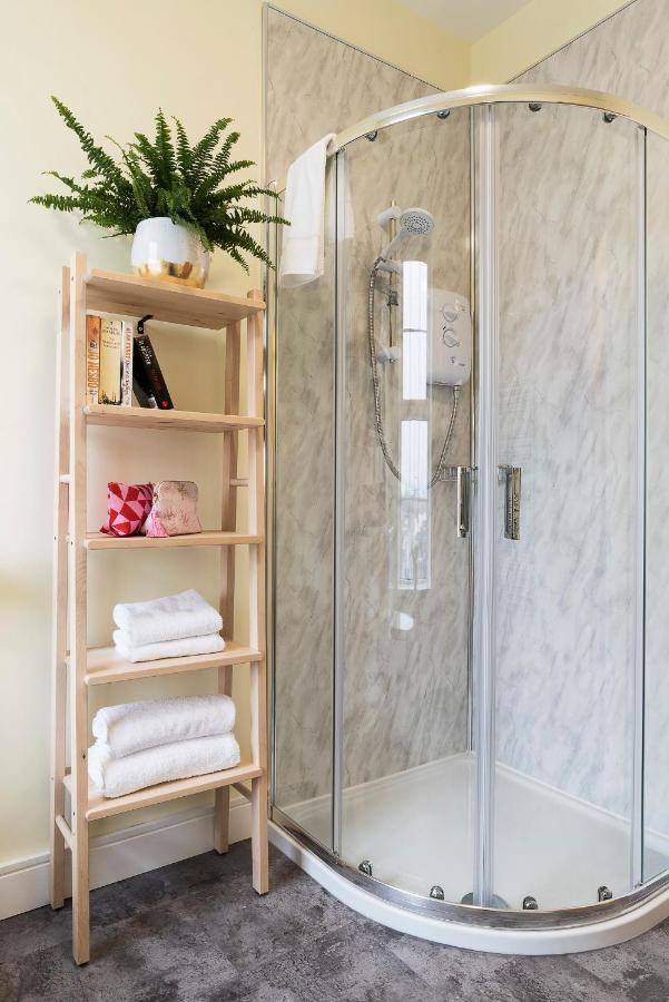 Blue Door Apartments Нюкасъл Екстериор снимка