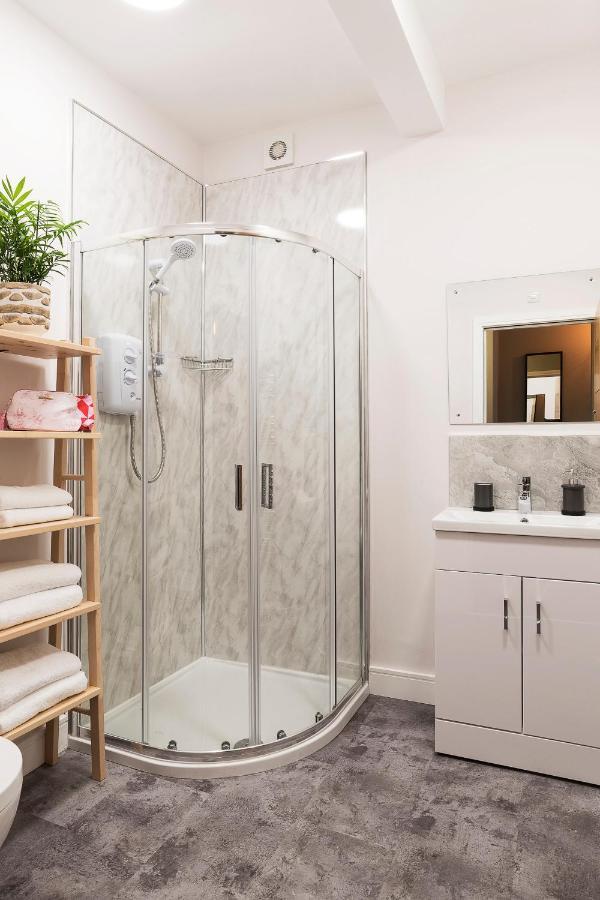 Blue Door Apartments Нюкасъл Екстериор снимка
